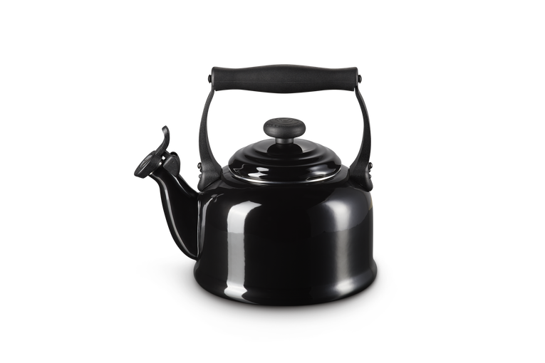 Le Creuset 2.1L Traditional Kettle - Black Onyx | 40102021400000