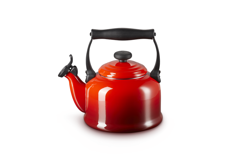Le Creuset 2.1L Traditional Kettle - Cerise | 40102020600000