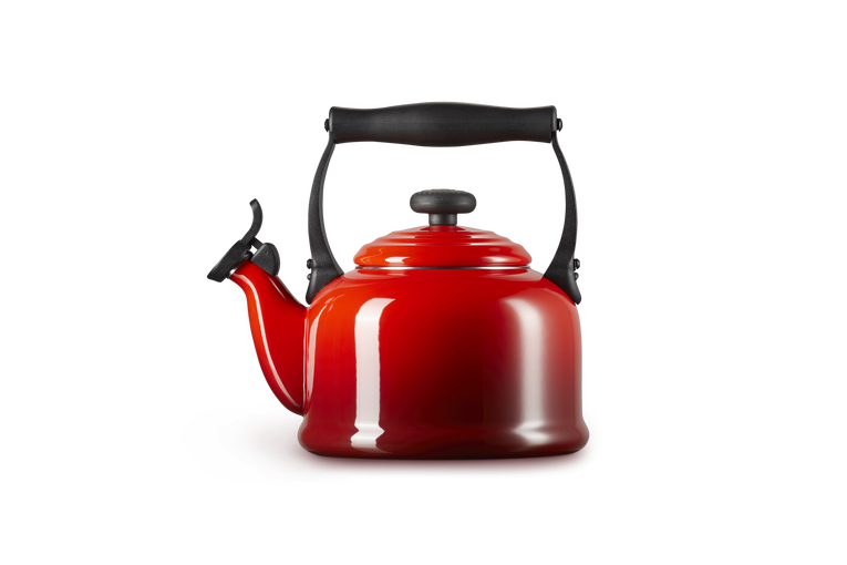 Le Creuset 2.1L Traditional Kettle - Cerise | 40102020600000
