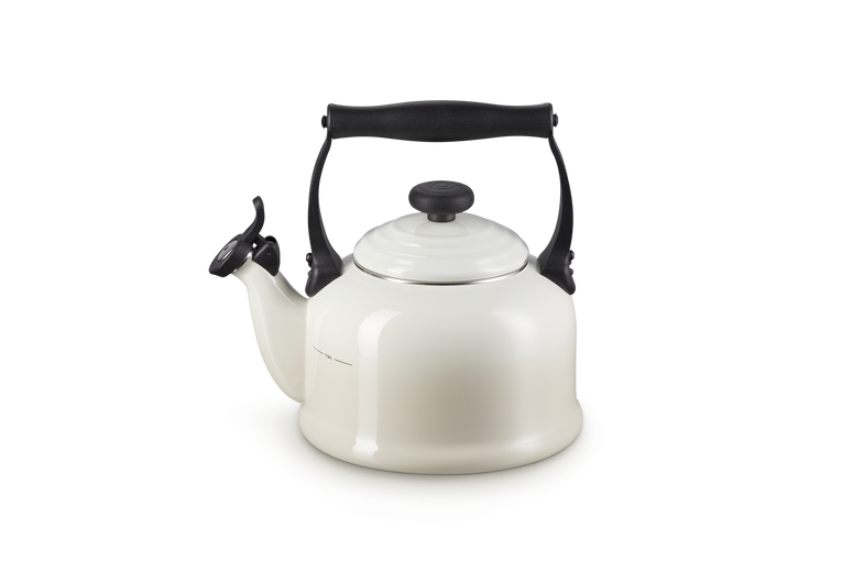 Le Creuset 2.1L Traditional Kettle - Meringue | 40102027160000