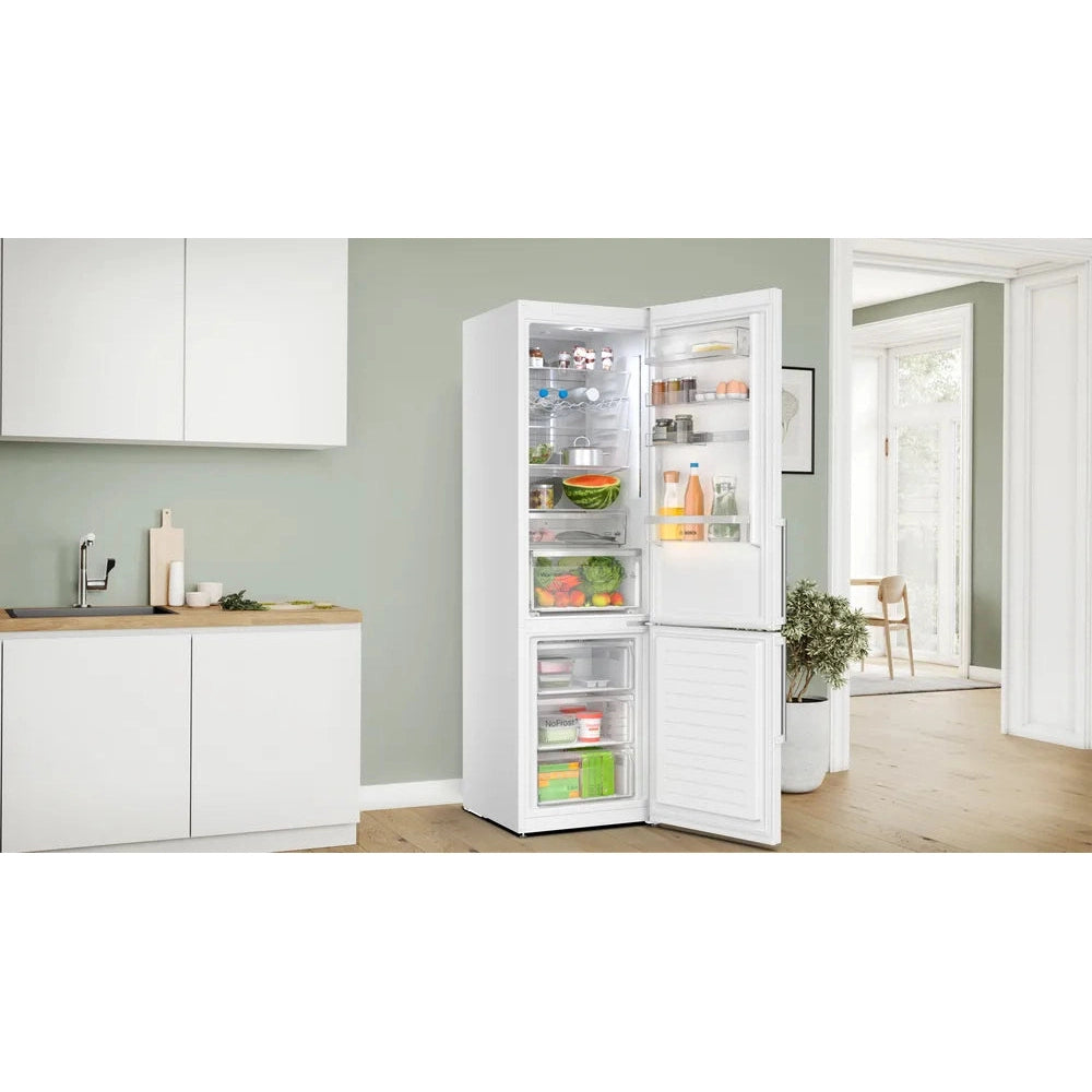 Bosch Series 6 Fridge Freezer White KGN39AWCTG