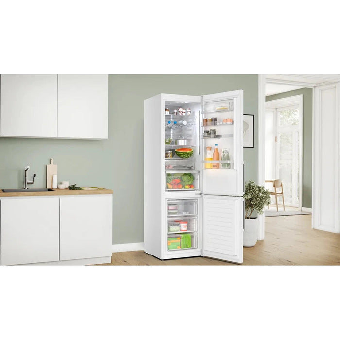 Bosch Series 6 Fridge Freezer White KGN39AWCTG