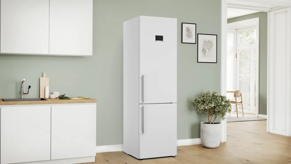 Bosch Series 6 Fridge Freezer White KGN39AWCTG