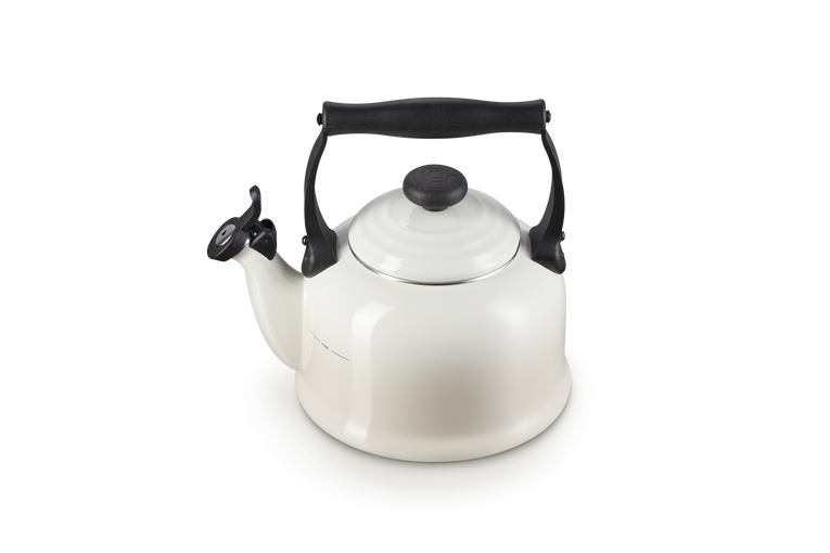 Le Creuset 2.1L Traditional Kettle - Meringue | 40102027160000