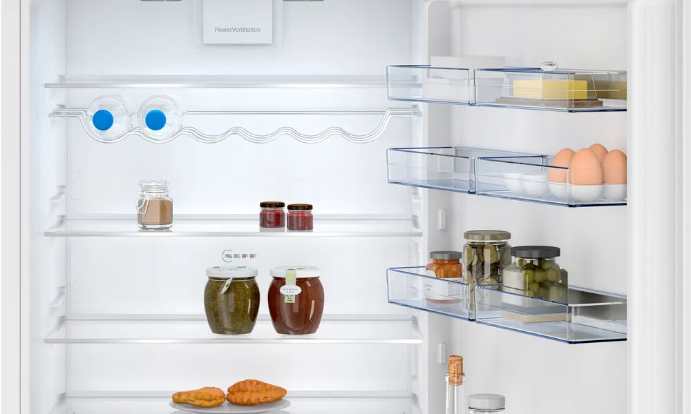 Neff Built-in fridge-freezer soft close flat hinge | KB7966DD0