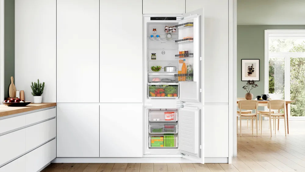 Bosch Series 6 Integrated Tall Fridge Freezer KIN96VFD0