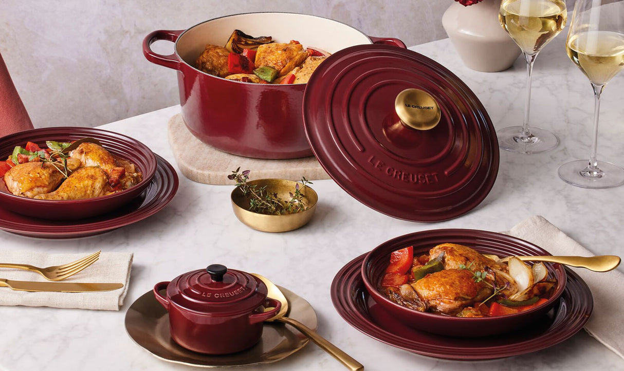 Le Creuset Signature 20cm Cast Iron Round Casserole - Garnet | 21177209494441
