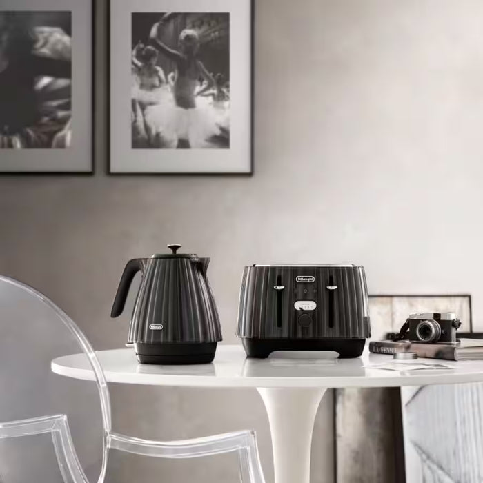 De'Longhi Ballerina Seta Toaster Black CTDS4003.BL